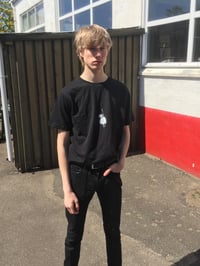 Sort due tee