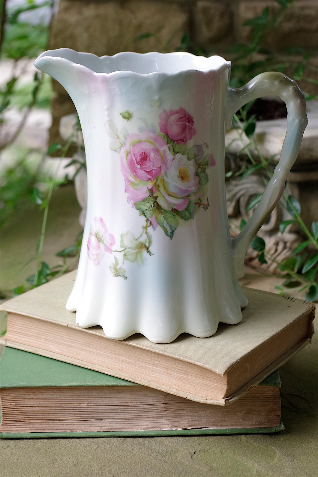 Gray's Pottery Hand Painted Pitcher and Glasses Set – German Valdivia -  Official Online Boutique