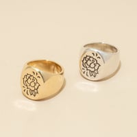 Image 1 of ROSE GRAND OVAL Signet Ring