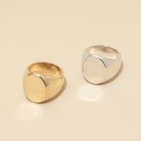 Image 1 of GRAND OVAL Signet Ring