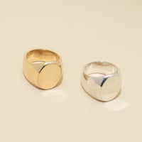 Image 2 of GRAND OVAL Signet Ring