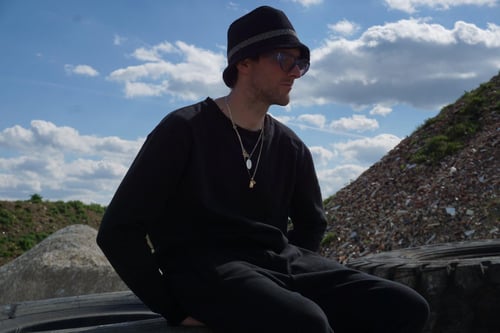 Image of FAEFAE STONE BLACK SWEATER