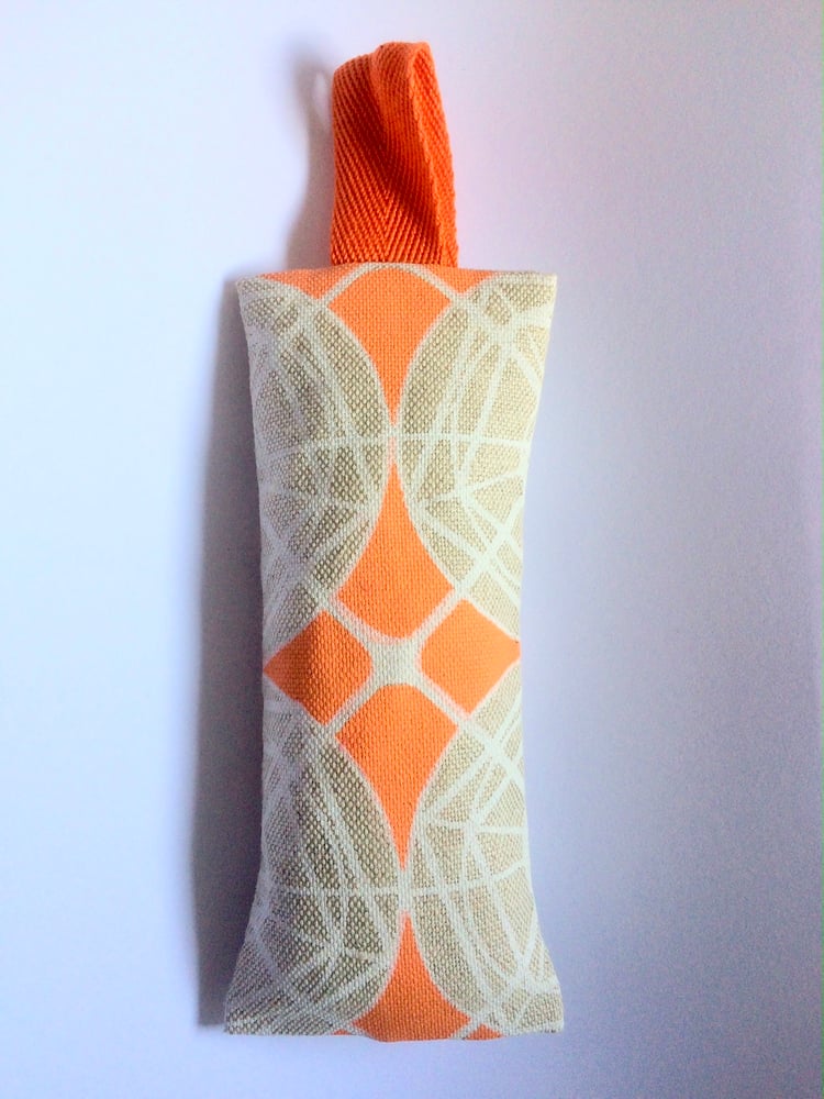 Image of Natural calming pouch - Pentagon Orange
