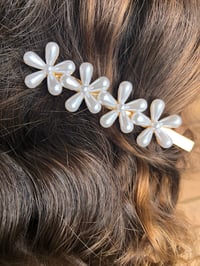 FLORET PEARL BARRETTE SET