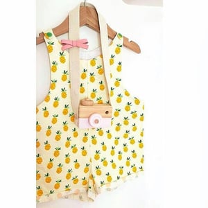 Image of WOODEN CAMERA