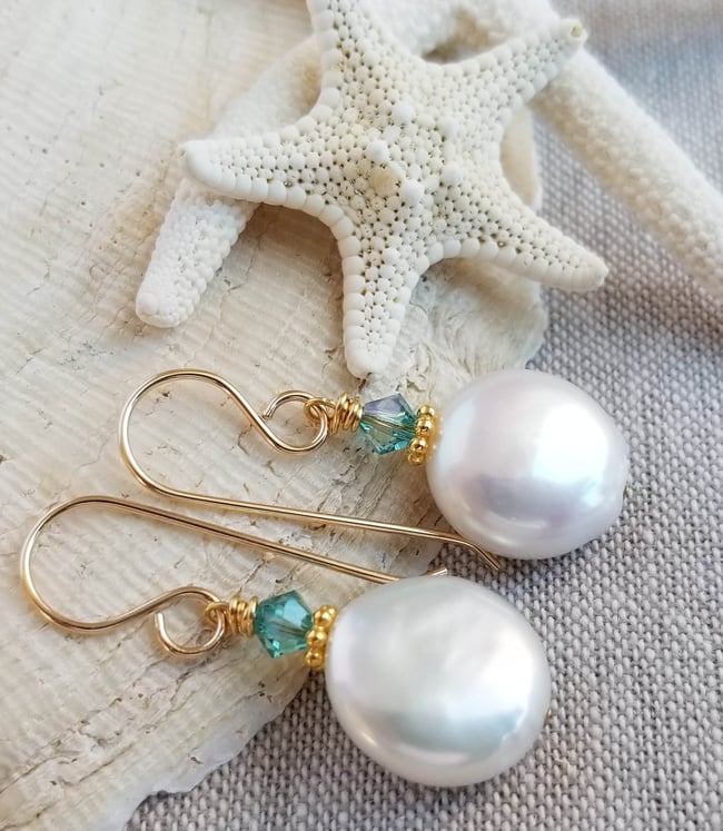 White Coin Pearl Earrings (Gold)
