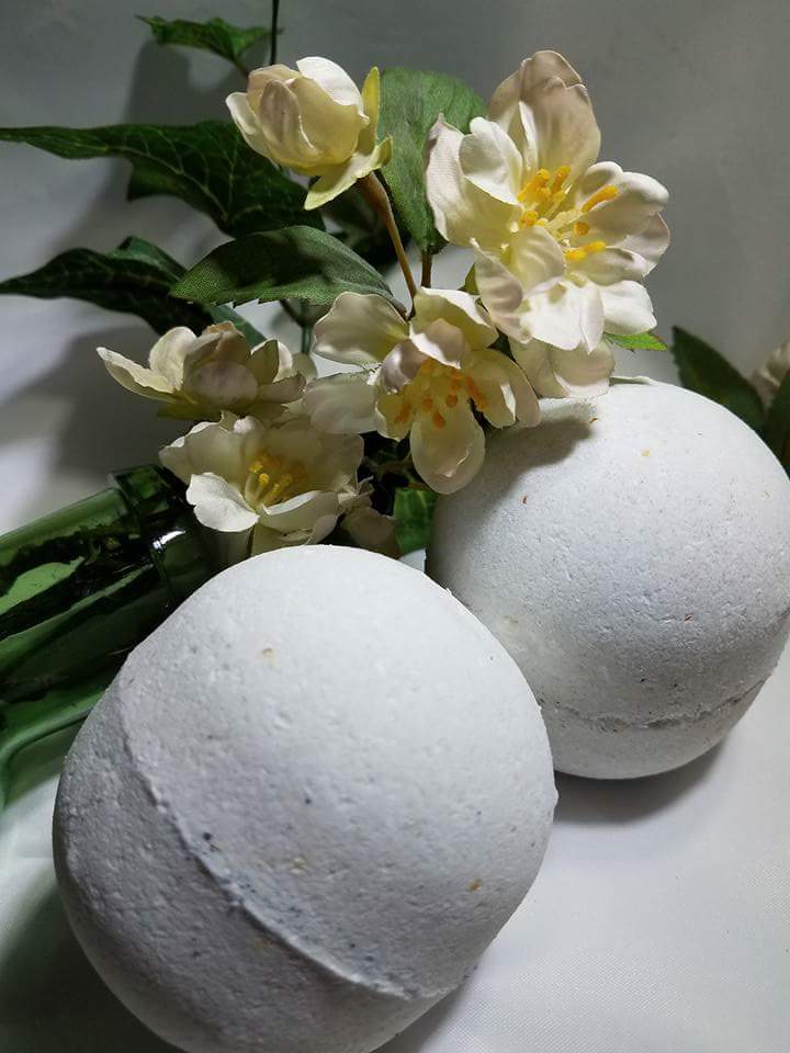 Image of Naked 8 Ounce Vegan Bath Bomb