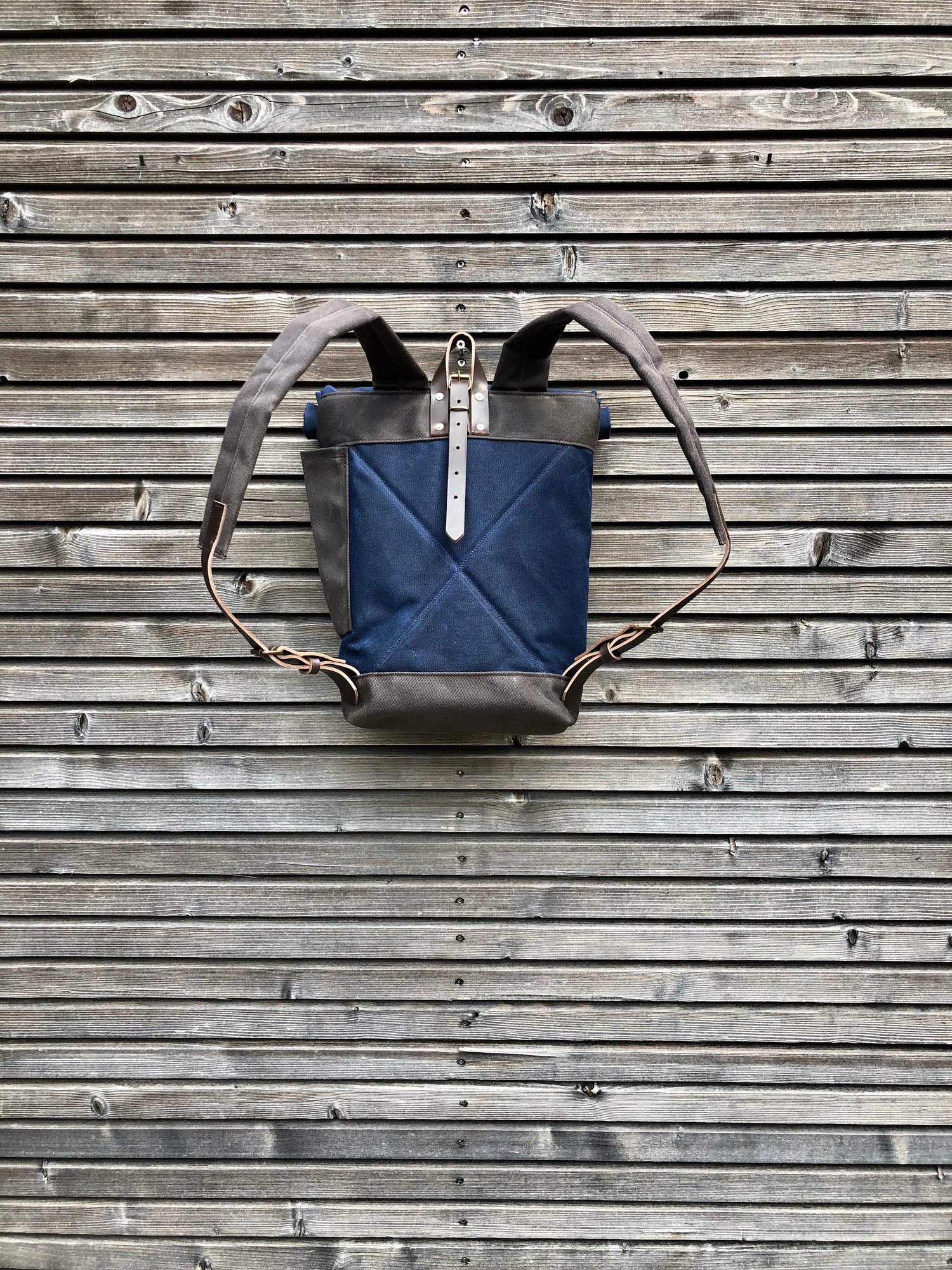 Image of Medium size backpack in waxed canvas / waterproof backpack with padded shoulder straps and w