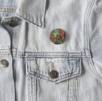 Image 2 of ALIEN BUTTON