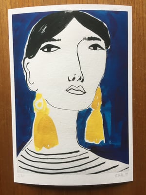 Image of Dame med øredobb