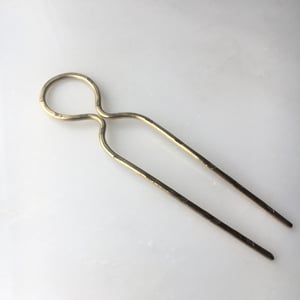 Image of stamped loop hair pin 