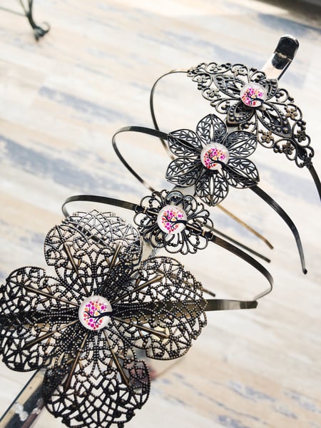 Image of Les serre-têtes illustration