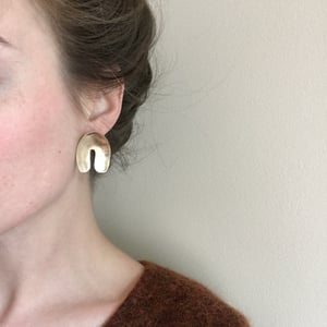 Image of arc earring