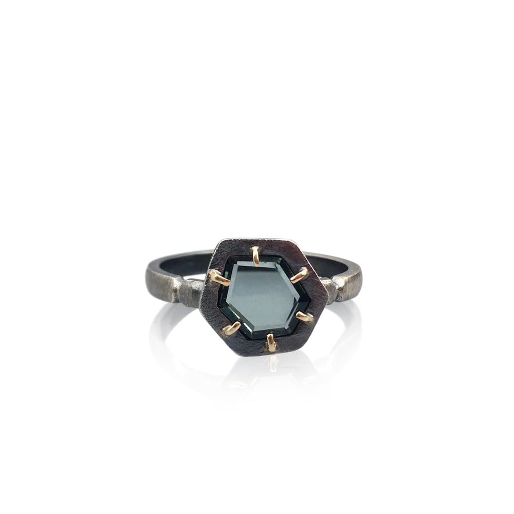 Image of montana sapphire slice ring in 18k yellow gold and oxidized silver