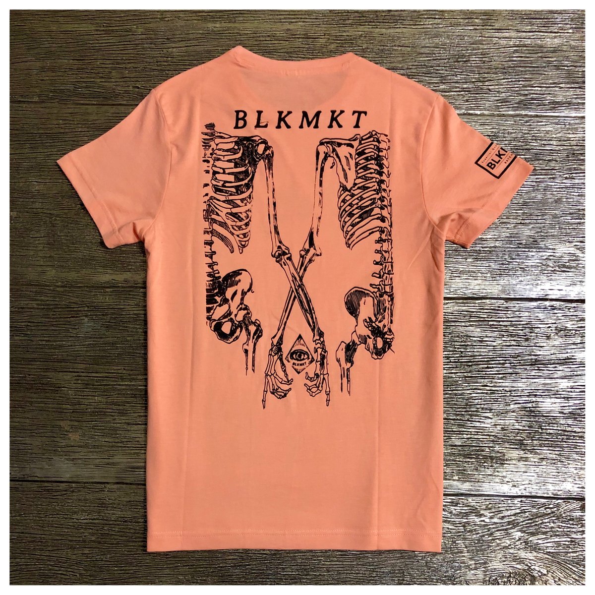 Image of SUPIMA® COTTON CREWNECK SHORT SLEEVE T-SHIRT “SKULL FRIENDS ”