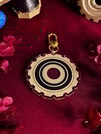 Image 3 of ‘the corrupted gear’ keychain (gold keychain) 