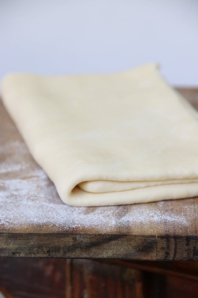 * Tilleul blanc * — Pâte feuilletée