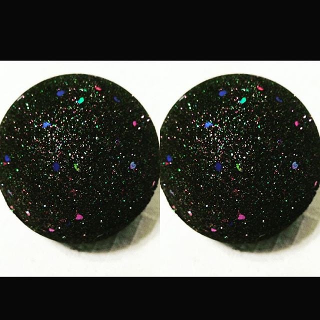 Image of SALE! $5 Black 8 Ounce Bath Bombs for Black Bath Water