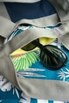 Sac Annette parrot and blue jungle