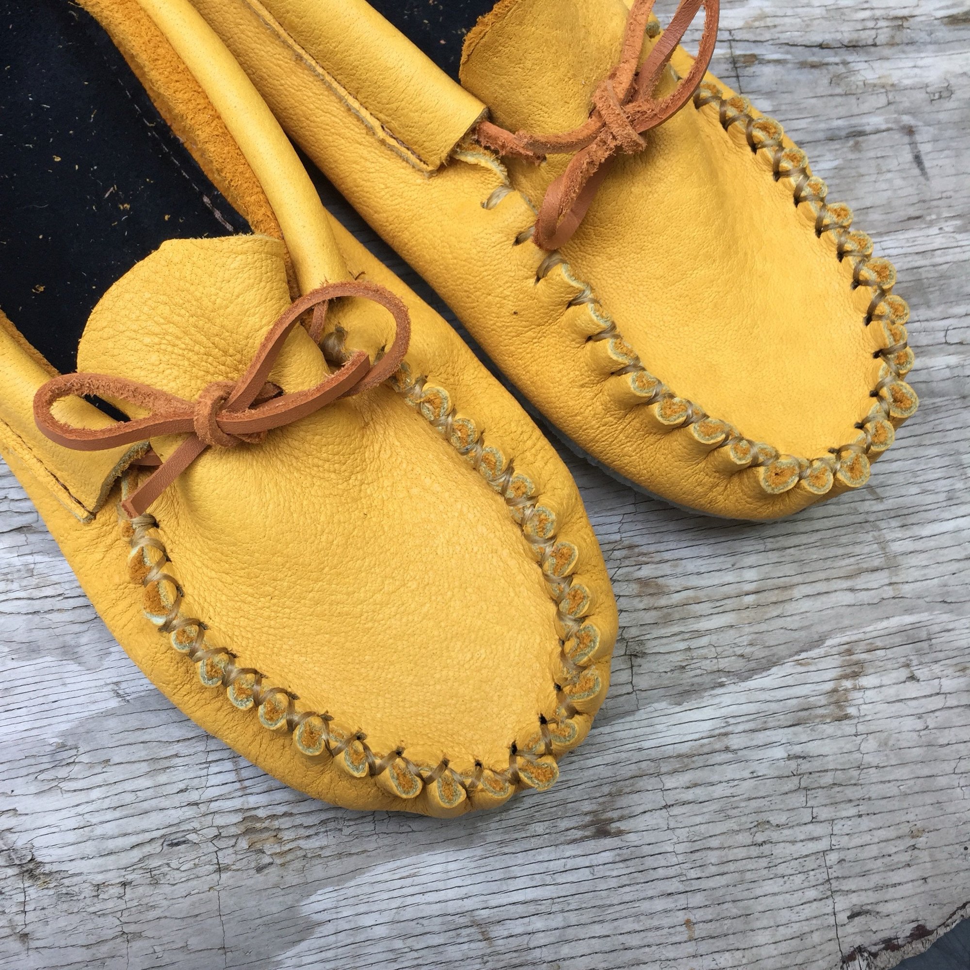 Beyond Buckskin Boutique â Pucker Toe Moccasins (Gold)