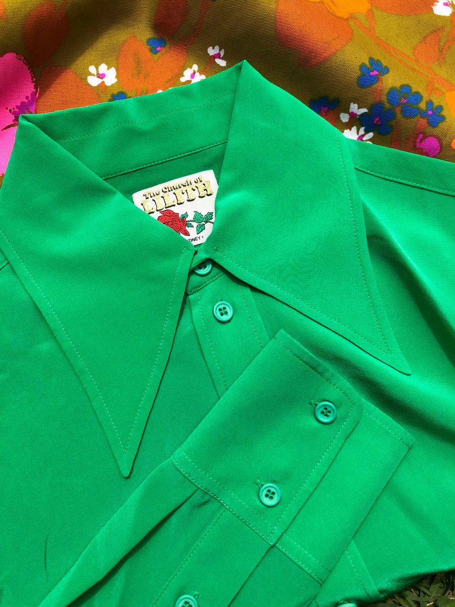 Image of Night Fever Silk Shirt - Kelly Green