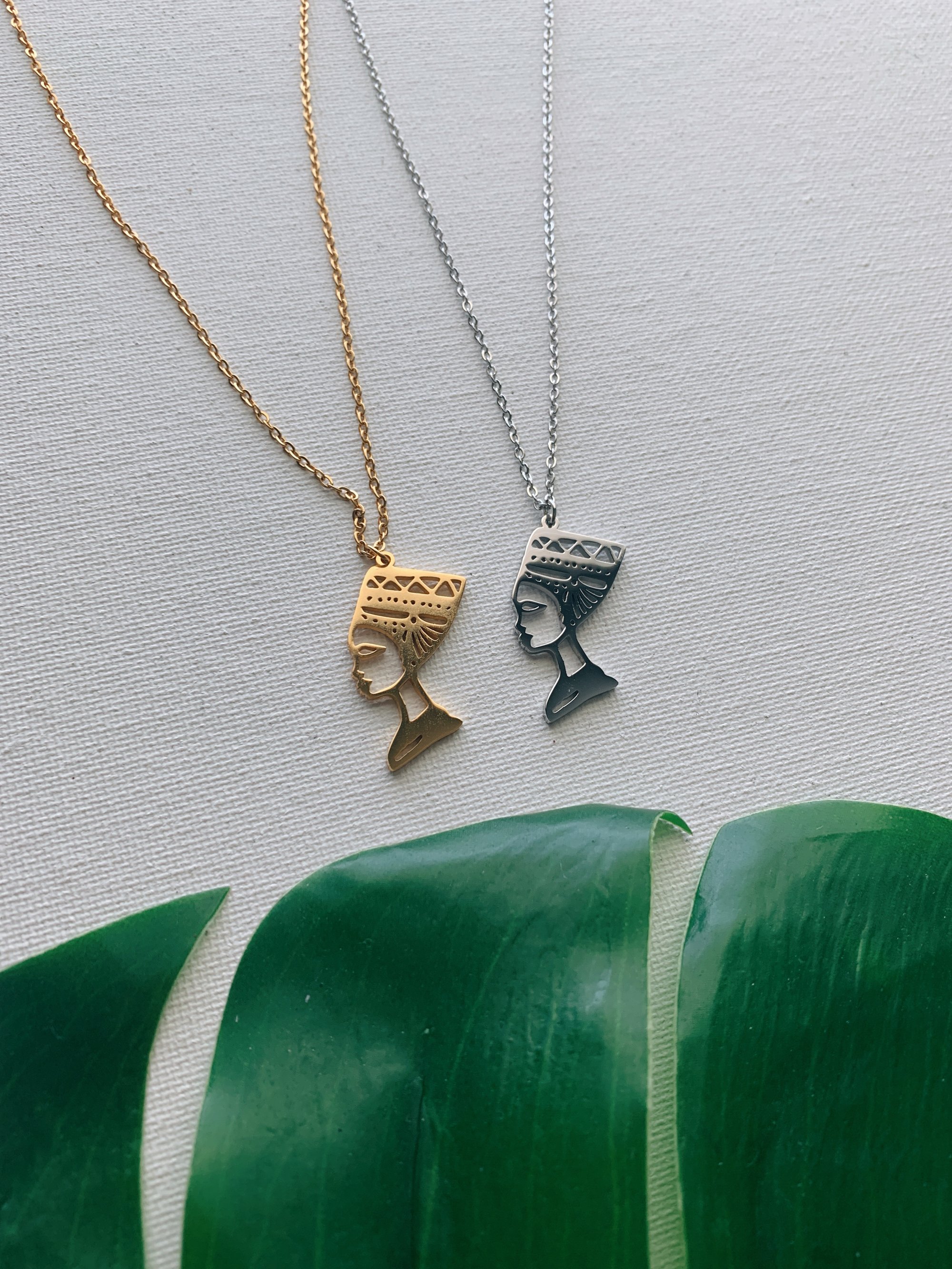 Nefertiti 2025 necklace silver