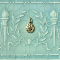 Image 5 of Gold Wreath Charm, Diamond