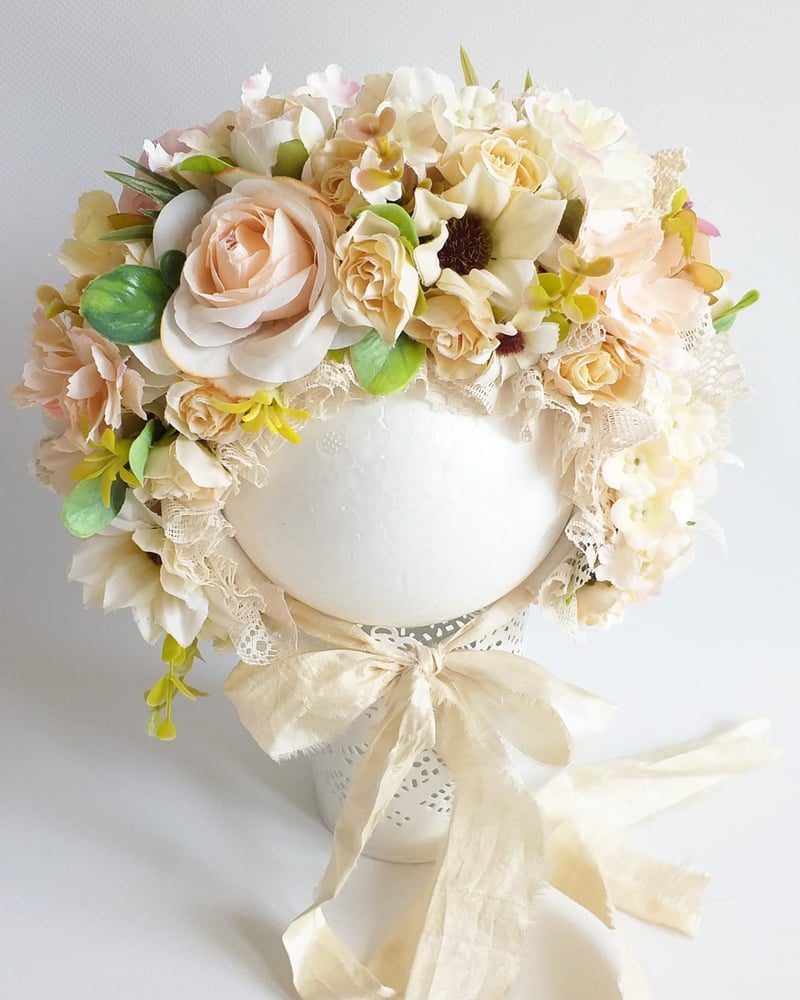 Image of Flower bonnet 14 RTS - newborn size