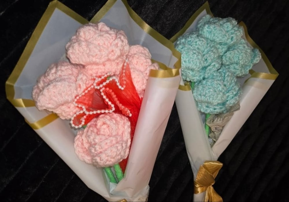 Image of Crochet Rose Bouquet