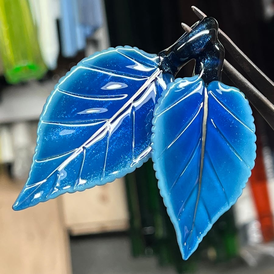 Image of Blue Sparkle Double Leaf Pendant