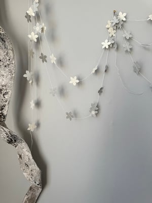 Image of Flower chain garland