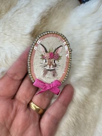 Image 3 of Broche Lapin douceur printanière 