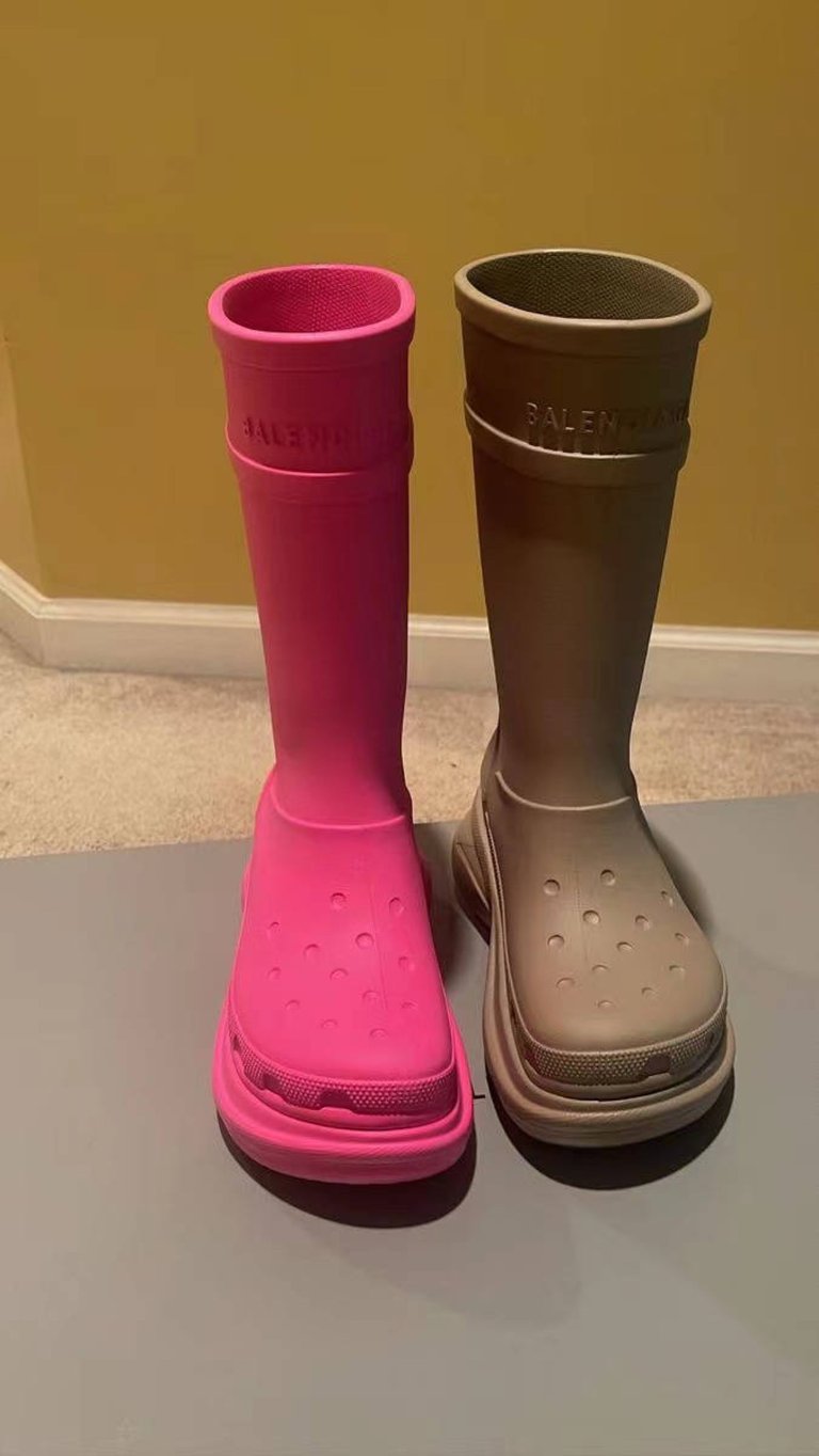 BB RAIN BOOTS WITH BOX 