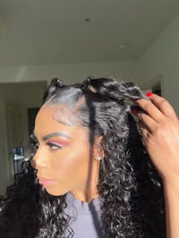 Image 2 of 22 inch DEEP WAVE HD LACE FRONTAL WIG