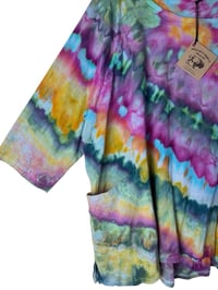 Image 6 of XL 100% Cotton Forager Top in Tropical Agate Ice Dye