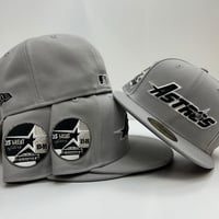 Image 2 of New Era 59Fifty OG Mendoza Grey