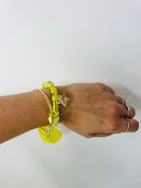 Image 5 of *EN STOCK* Ensemble Pochette passeports, pochette transparente bracelet bandana jaune