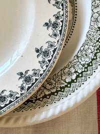Image 2 of 6 assiettes dépareillées