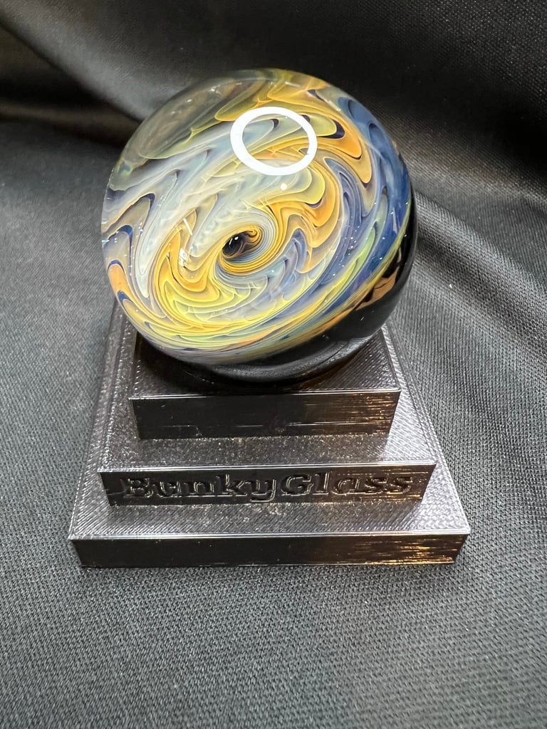 Silver and Gold Wag Marble Image 3