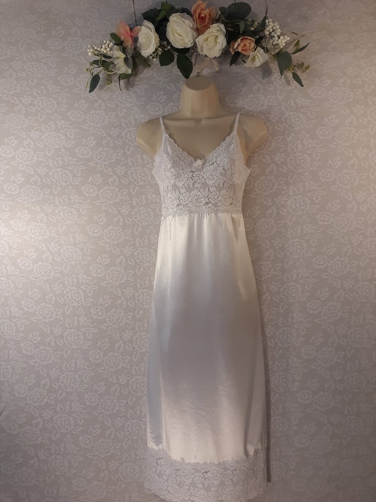 White satin and lace slip, style #12 | Roses, Ribbons and Lace White satin and lace slip, style #12 | Roses, Ribbons and Lace