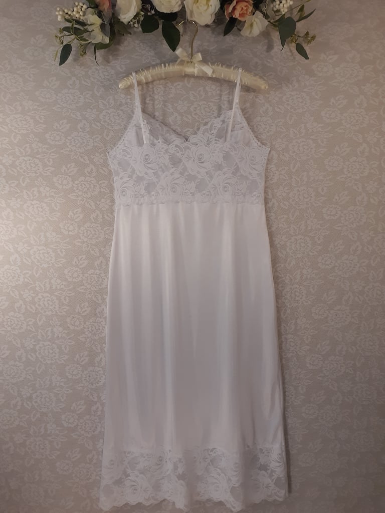 Tricot and lace slip, style # 10 Sizes 32"-38" Image 4