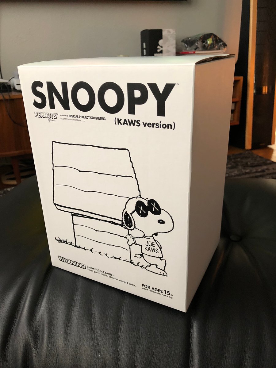 SNOOPY (KAWS version)