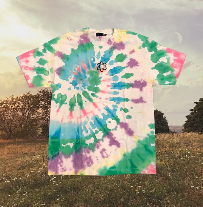 Image of Tie Dye Atom