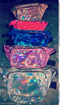 Holographic Fannypack’s