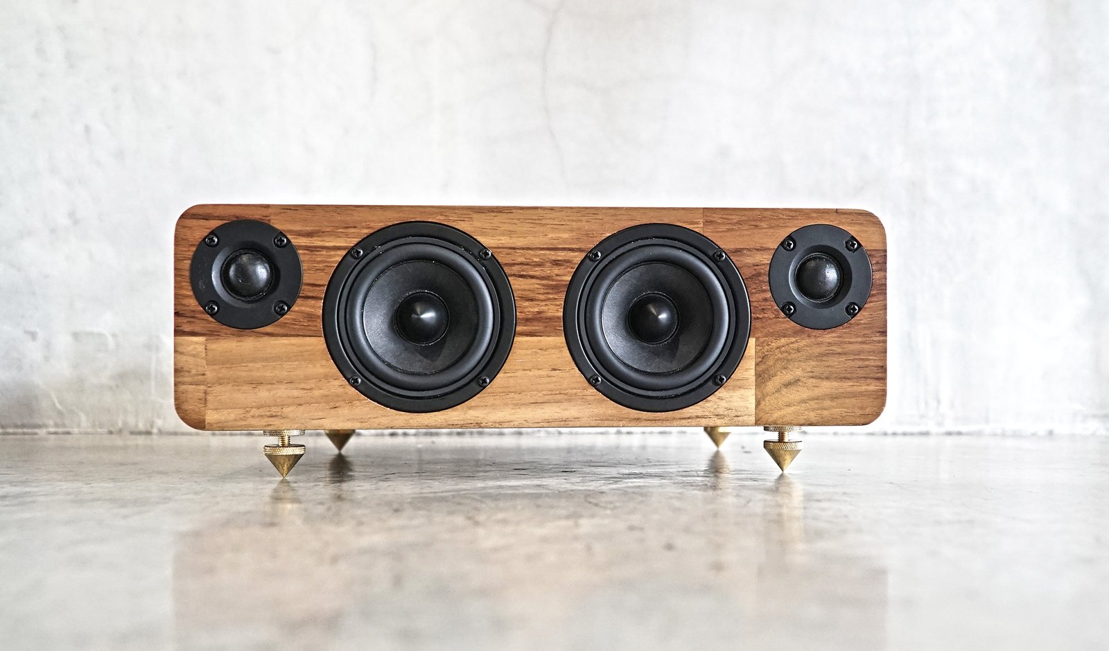 woofer with wireless speakers