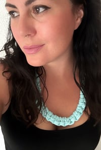 Image 4 of Collar Blue Summer Nudos