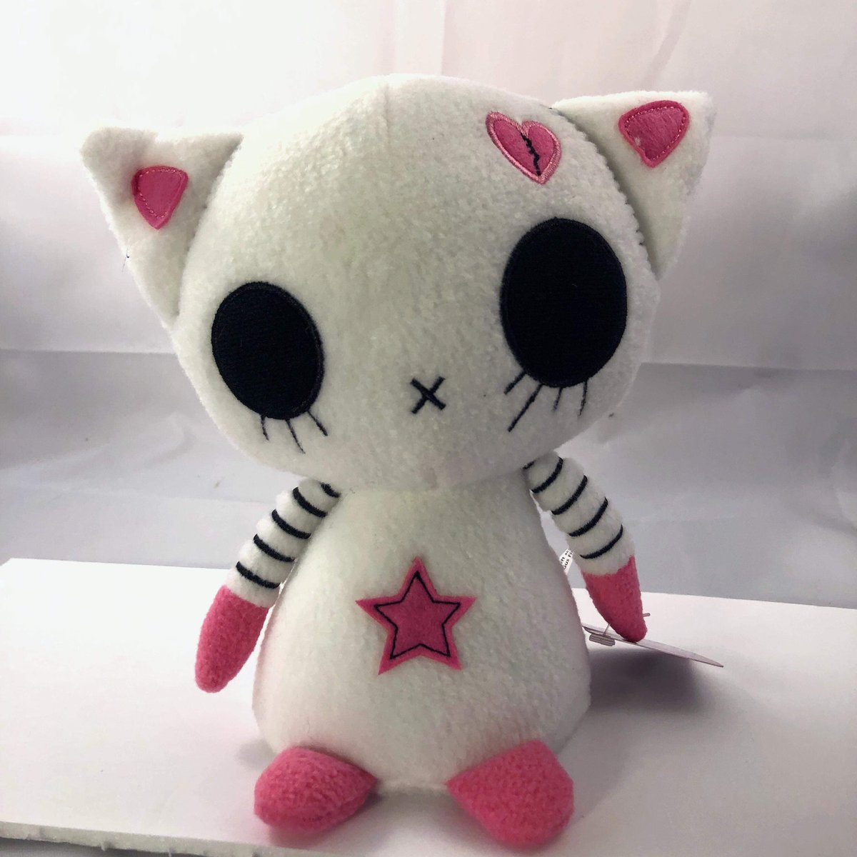 Lovely fluffy/灰色Logic miko：Lovely fluffy Amazon.com: GUND 6064066 Plsh6in24ktCartiLtdEdn P.Lushes