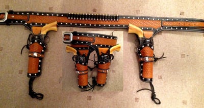 Image of SKINCARVER'S HOLLYWOOD SASS B-WESTERN BUSCADERO GUNBELT AND HOLSTER SET