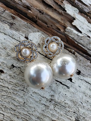 Image of Pearl Flower Earring 