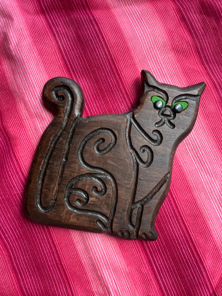 Image of WOOD CUT CAT